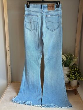 Lee‎ Legendary Flare Jeans Size 12
Long Light Wash Distressed Mid
Rise
